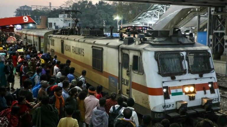 रेलवे स्टेशनों पर भीड़ नियंत्रण के बड़े फैसले: 60 स्टेशनों पर स्थायी प्रतीक्षालय और कड़ी सुरक्षा व्यवस्था