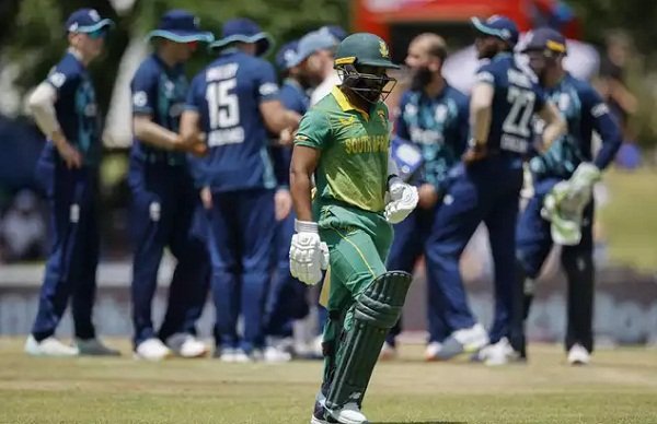 Eng vs SA: England won by 59 runs in third ODI, South Africa won series 2-1  | Eng vs SA: तीसरे वनडे में 59 रनों से जीता इंग्लैंड, साउथ अफ्रीका ने 2-1  से जीती सीरीज