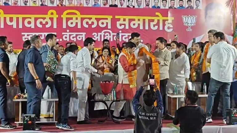 दीपावली मिलन समारोह में बोले सीएम- हिंदू किसी को छेड़ेगा नहीं और  कोई उसे छेड़ेगा, तो छोड़ेगा नहीं
