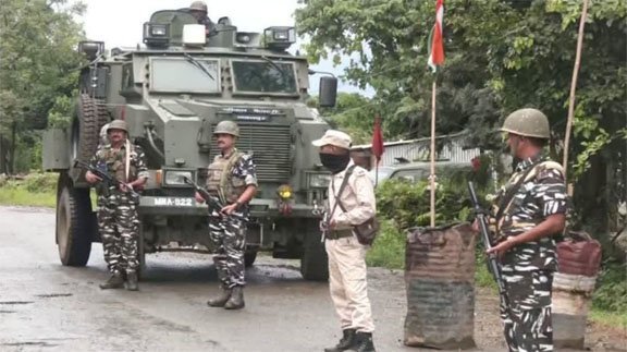 मणिपुर में सुरक्षाबलों की बड़ी कार्रवाई, पांच उग्रवादी गिरफ्तार, हथियार  समेत रेडियो बरामद – amritvarshanews.in