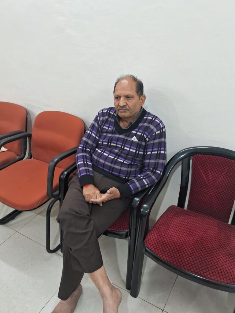 धार के जिला स्वास्थ्य अधिकारी 25 हजार की रिश्वत लेते रंगेहाथों पकड़ाए, इंदौर लोकायुक्त इकाई की कार्रवाई