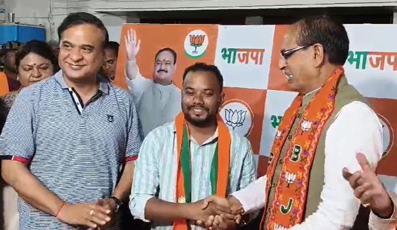 झारखंड चुनाव: मुख्यमंत्री हेमंत सोरेन को झटका, बरहेट से प्रस्तावक मंडल  मुर्मू ने थामा भाजपा का हाथ - 22Scope News