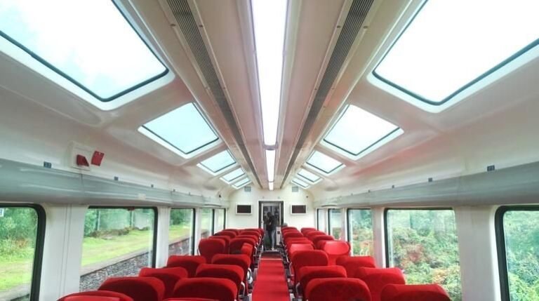 विस्टाडोम कोच से कश्मीर का 360° दीदार: बड़गाम–कटड़ा ट्रेन में जुड़ा खास कोच, सफर बनेगा यादगार