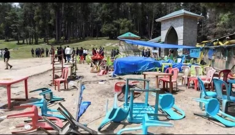 पहलगाम हमले के बाद भारत के एक्शन से पाकिस्तान को कितना होगा नुकसान,  पाकिस्तान के ऑफिशियल एक्स अकाउंट पर भी बैन