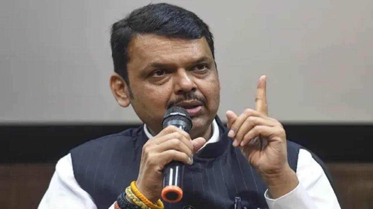 Maharashtra Politics: 'लात-घूसों से मैसेज दिया जा रहा है', जानें किस बात पर  भड़के देवेंद्र फडणवीस - CM Devendra Fadnavis On Maharashtra Assembly Clash  Says Message Conveyed by Punches And Kicks