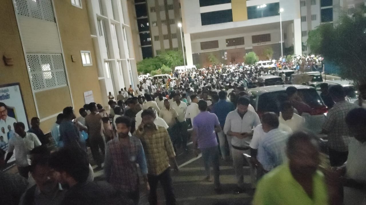 तमिलनाडु में एक्टर विजय की रैली में भगदड़, अब तक 36 लोगों की मौत, 58 गंभीर  रूप से घायल