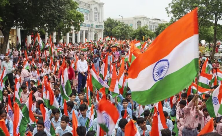 हम चाहते हैं कि शासन निष्पक्ष कार्य करे तो पहले हमें ही निष्पक्ष होने की जरूरत