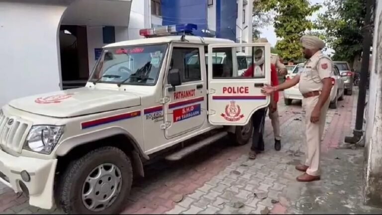 नए साल पर दहशत की साजिश: पठानकोट के रास्ते पाकिस्तानी घुसपैठ की तैयारी, एयरबेस समेत सैन्य ठिकानों पर हाई अलर्ट