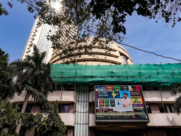 होली के एक दिन पहले हरे रंग में दिखा शेयर बाजार, उतार-चढ़ाव के बीच अच्छे कारोबार की उम्मीद