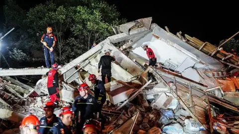 Turkey earthquake flattens buildings in Balikesir province