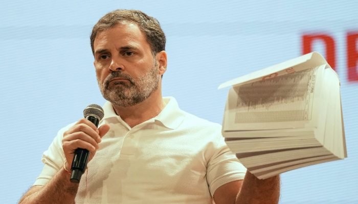 Rahul Gandhi ने चुनाव आयोग के खिलाफ खोला मोर्चा, मिस कॉल और वेबसाइट से करें 'वोट चोरी' की शिकायत' | India Public Khabar