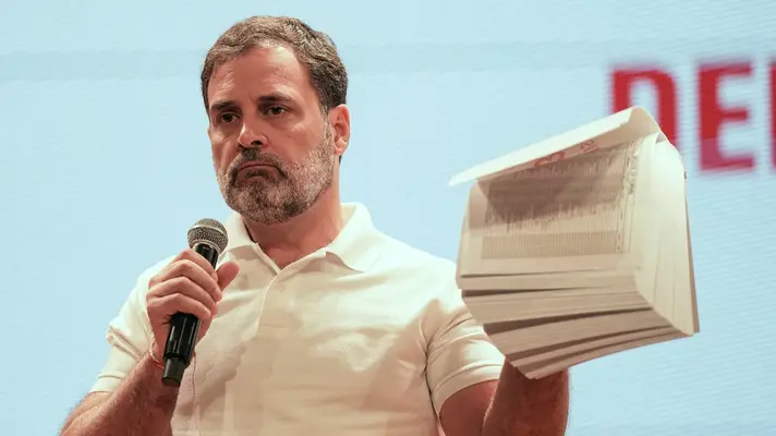 RAHUL GANDHI VOTER LIST FRAUD : 'एक व्यक्ति, एक वोट' लागू करना चुनाव आयोग  की जिम्मेदारी - राहुल गांधी - Khabarchalisa News