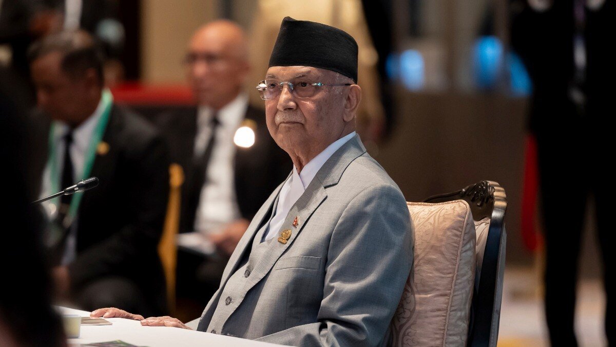 तोड़फोड़ और आगजनी से बनी Gen-Z सरकार', नेपाल हिंसा के 18 दिन बाद सामने आए केपी  ओली - Gen Z Protest Nepal PM KP Sharma Oli CPN UML Party Meeting NTC -  AajTak
