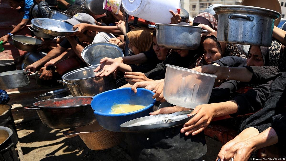 गाजा के भुखमरी से जान बचाने की जद्दोजहद में फलस्तीनी – DW – 25.07.2025