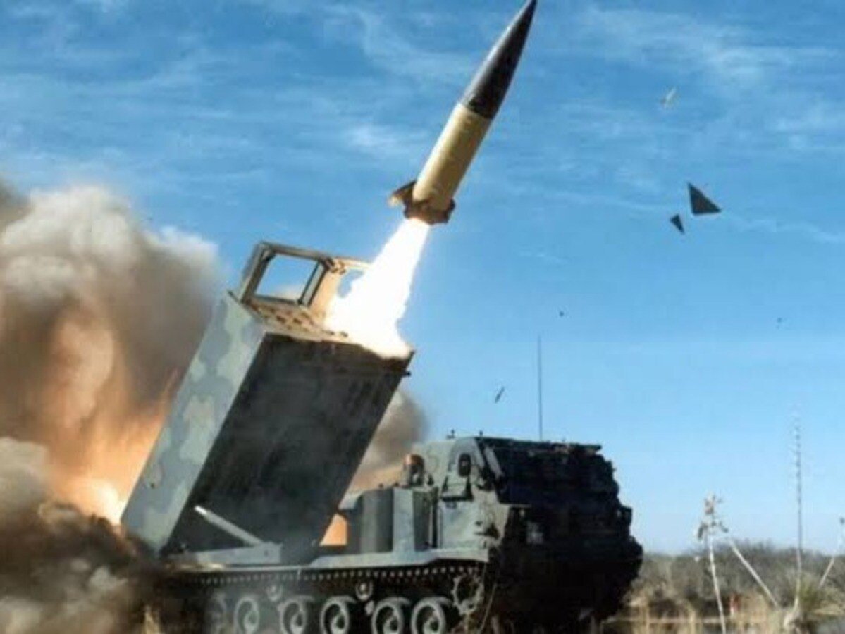 Ukraine strikes Russia with US made ATACMS missiles for first time after  Biden permission यूक्रेन ने शुरू कर दिया जंग का नया दौर; रूस पर पहली बार  लंबी दूरी की अमेरिकी मिसाइलों