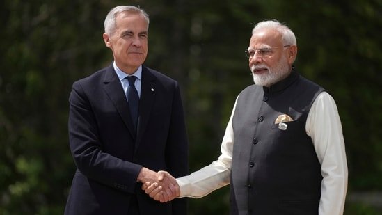 Canada's Mark Carney welcomes PM Narendra Modi as he arrives at G7 Summit | Latest News India - Hindustan Times