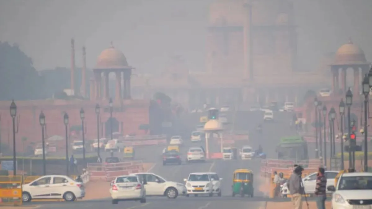 दिल्ली-NCR में सांसों पर संकट, कई इलाकों में AQI 400 के पार; प्रदूषण के  खिलाफ आज इंडिया गेट पर जुटेंगे लोग - delhincr air pollution crisis aqi  crosses 400 protests erupt