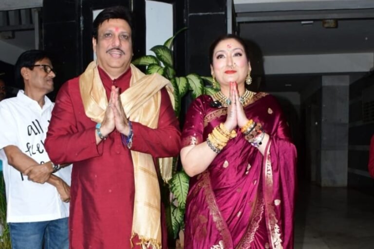 तलाक की खबरों के बीच गणेश चतुर्थी पर साथ दिखे गोविंदा और सुनीता आहूजा, सुनीता ने कहा-मेरा गोविंदा सिर्फ मेरा है