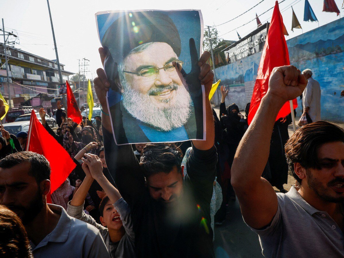 Nasrullah Killed by Israel Protest in Kashmir Mehbooba Mufti Omar Abdullah  React इजरायली हमले में नसरल्लाह के मारे जाने पर कश्मीर में विरोध,  महबूबा-उमर साथ आए, देश न्यूज़