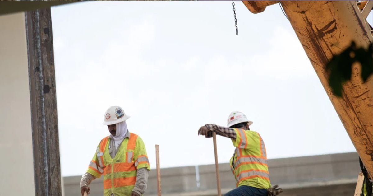 हमास से जंग के बीच आखिर 6,000 भारतीय क्यों जा रहे इजरायल? नेतन्याहू ने  आनन-फानन में लिया फैसला - around 6000 workers from india to be brought to  israel during april may