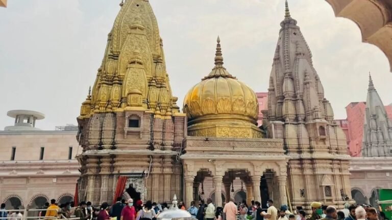 काशी में बना चावल के आटे, बेलपत्र का प्रसादम  