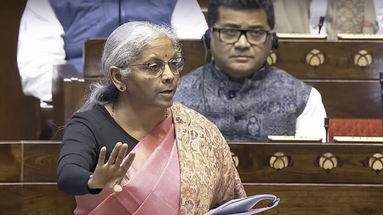 राज्यसभा में सीतारमण ने कांग्रेस पर साधा निशाना, कहा- परिवार और वंशवाद की मदद के लिए संविधान में होते रहे संशोधन