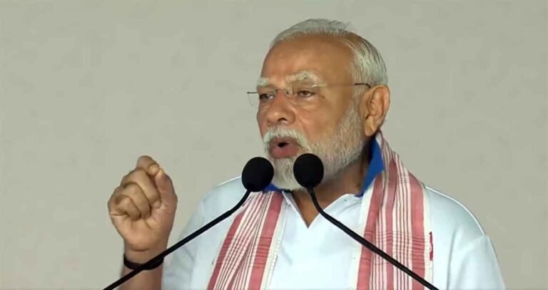 योग दिवस पर विशाखापत्तनम में पीएम मोदी: "योग वैश्विक शांति और मानव कल्याण का माध्यम"