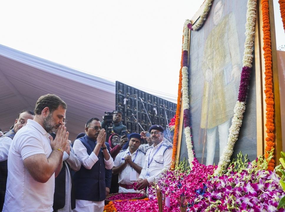जय भीम, जय संविधान: राहुल गांधी ने डॉ. बीआर अंबेडकर को श्रद्धांजलि दी