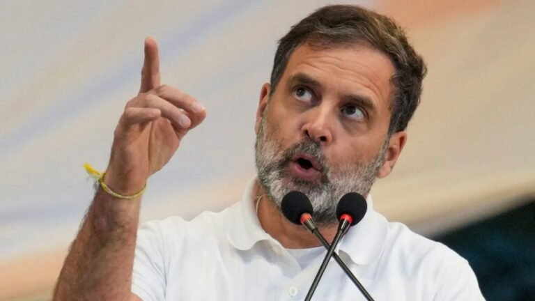 राहुल गांधी का पीएम मोदी पर हमला, कहा- पीयूष गोयल चाहे जितना सीना ठोक लें, मोदी ट्रंप की टैरिफ डेडलाइन के सामने झुक जाएंगे