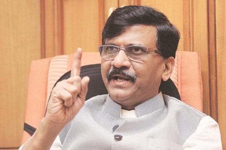 शिवसेना यूबीटी नेता संजय राउत का दावा-शरद पवार गुट के सांसदों को तोड़ने की कोशिश कर रहे हैं अजित पवार