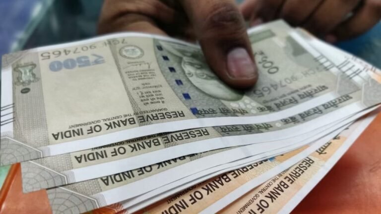 लघु बचत योजनाओं की ब्याज दरें अपरिवर्तित: सरकार का निर्णय