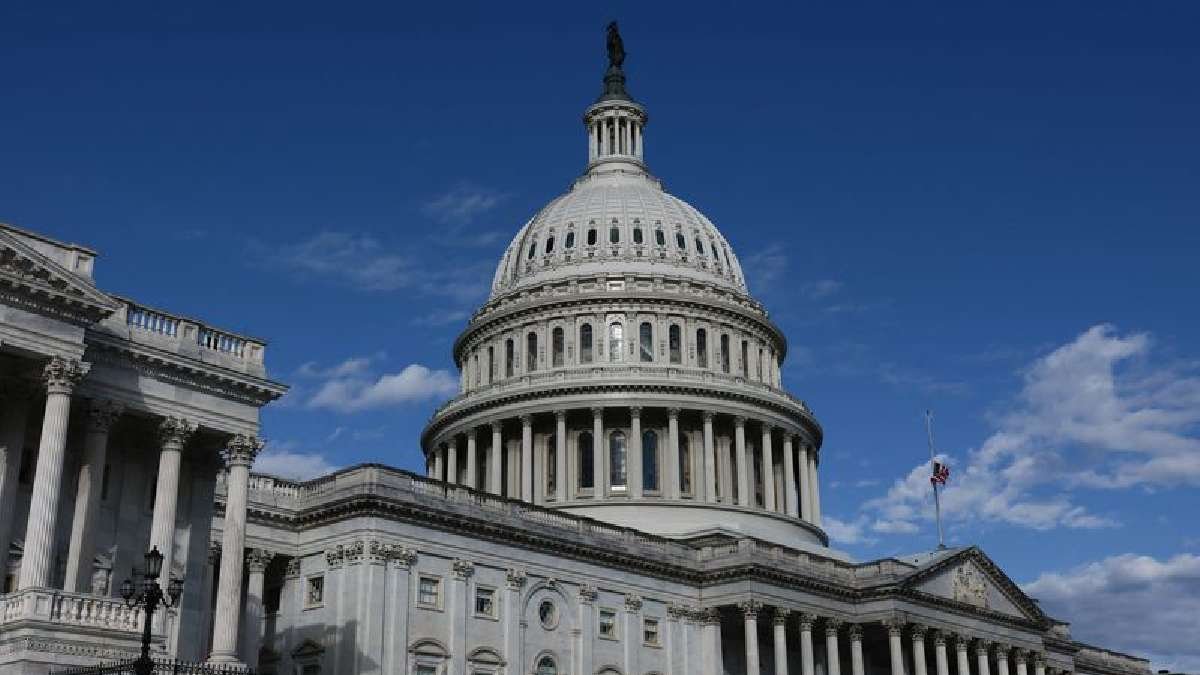अमेरिका में 41 दिन बाद खत्म होगा शटडाउन, सीनेट ने पास किया अहम बिल - us  senate approves bill to end 41 days of shutdown sending it to house
