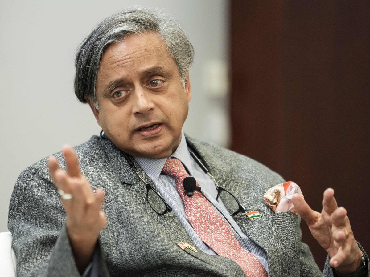 भारत-पाकिस्तान रिश्तों पर शशि थरूर का बड़ा बयान 1 Congress MP Shashi Tharoor on questions about his loyalty to the party said that if India dies then who will survive भारत ही मर जाएगा, तो कौन जिंदा बचेगा? कांग्रेस से वफादारी