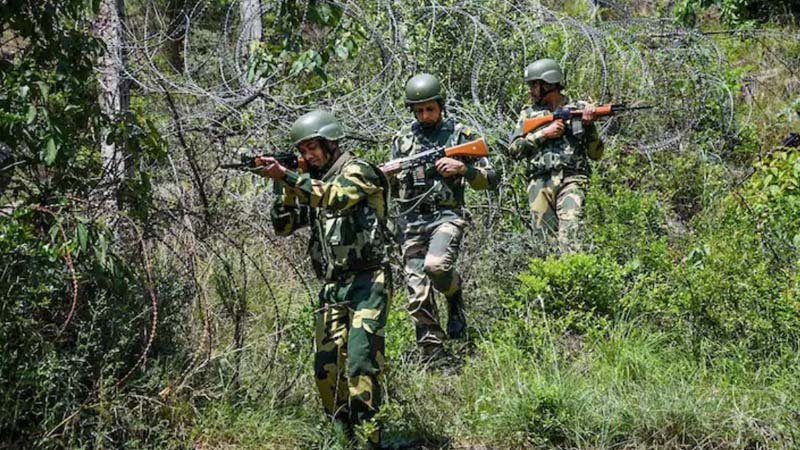 जम्मू-कश्मीर: सुरक्षाबलों ने उरी सेक्टर में घुसपैठ की कोशिश को किया नाकाम,  हथियार भी बरामद - Divya Himachal