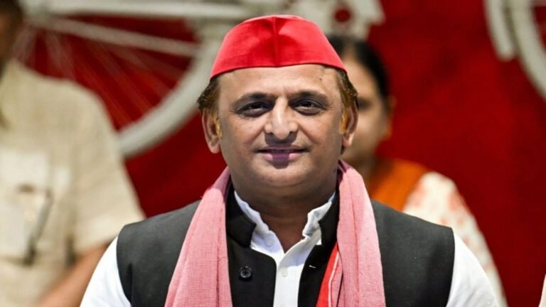 यूपी में नारों पर सियासत…बटेंगे तो कटेंगे पर अखिलेश यादव का तंज-नजरिया जैसा, उनका नारा वैसा