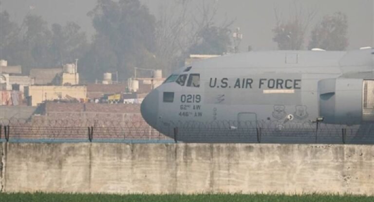 अमेरिका से अवैध प्रवासियों को लेकर अमृतसर पहुंचा विमान, पहली खेप में 104 भारतीय वतन लौटे