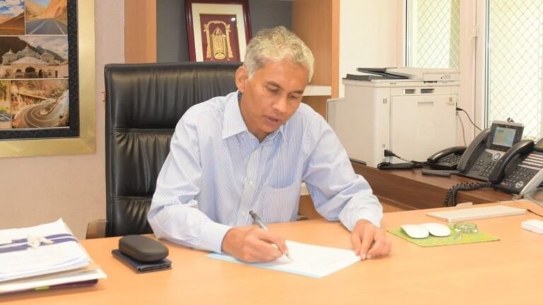 मध्य प्रदेश के मुख्य सचिव को लेकर अटकलों का बाजार गर्म, क्या अनुराग जैन को मिलेगा एक्सटेंशन या वेटिंग सीट कन्फर्म होगी