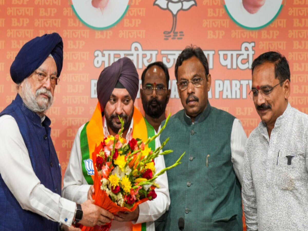 Who is arvinder singh singh lovely who change party 3 times in 7 years -  पहली बार नहीं भाजपा के हुए अरविंदर सिंह लवली, 7 साल में 3 बार बदल चुके  पाला, एनसीआर न्यूज