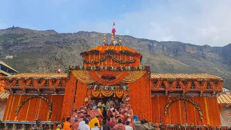 बद्रीनाथ  धाम के कपाट श्रद्धालुओं के लिए खुले, जयकारों से गूंज उठा धाम