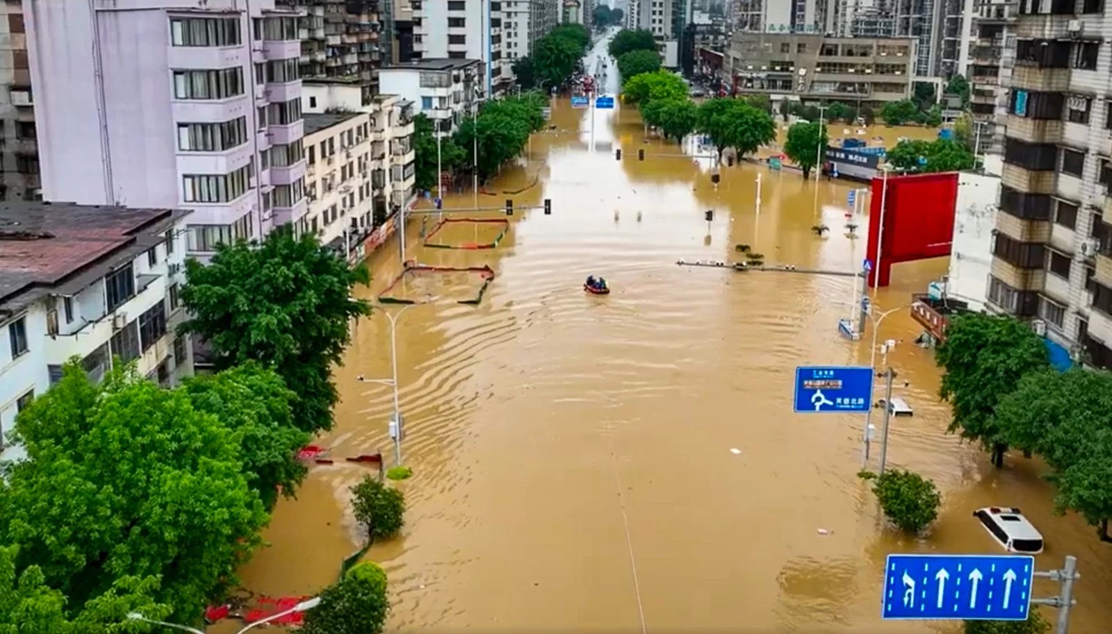 China Rainfall Flood Situation Alert; Qingyuan Guangzhou | South China Sea  | चीन में भारी बारिश की चेतावनी: आज सदी की सबसे बड़ी बाढ़ आ सकती है, 12  करोड़ लोग प्रभावित; सेना