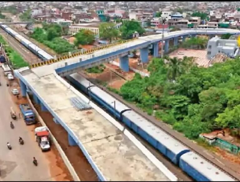 पूरे देश में हंसी उड़वाने के बाद भोपाल के 90 डिग्री मोड़ वाले ब्रिज में अब होगा सुधार, सोशल मीडिया पर खूब रही चर्चा