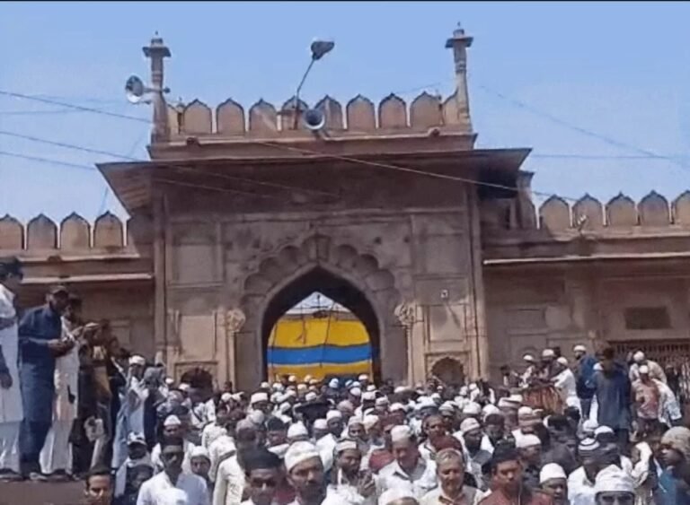 वक्फ कानून के खिलाफ भोपाल में प्रदर्शन, जबरन कानून थोपने का लगाया आरोप, पुनर्विचार करने की मांग