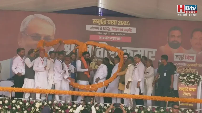 बिहार की गद्दी छोड़ने से पहले नीतीश कुमार ने दिए संकेत, सम्राट चौधरी के कंधे पर हाथ रख कहा-आगे यही सब काम देखेंगे