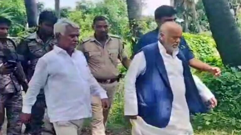 बिहार के नालंदा में ग्रामीण विकास मंत्री श्रवण कुमार पर जानलेवा हमला, 9 लोगों की मौत के बात पीड़ित परिवारों से मिलने गए थे