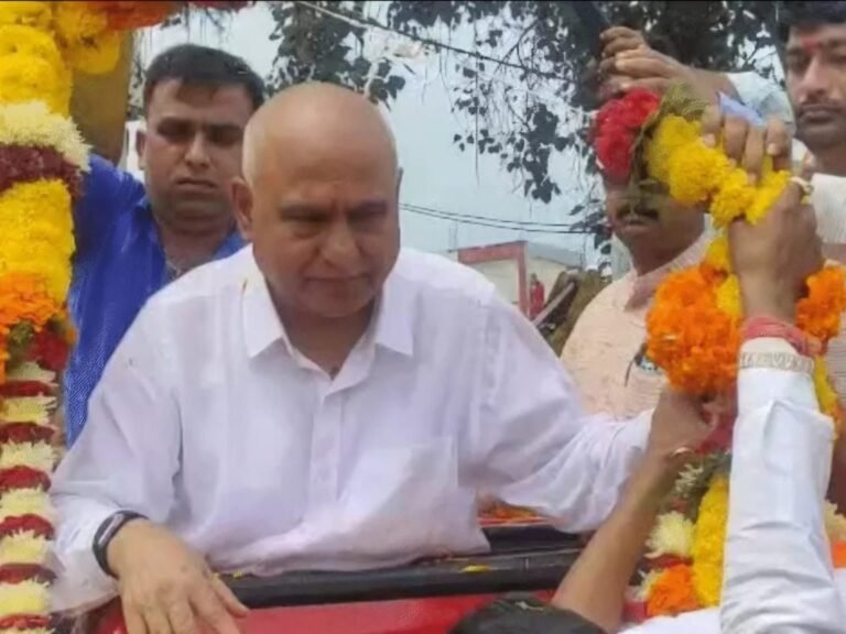 बैतूल में रोड शो के दौरान दौरान भाजपा प्रदेश अध्यक्ष हेमंत खंडेलवाल की बिगड़ी तबीयत, चक्कर खाकर गिर पड़े