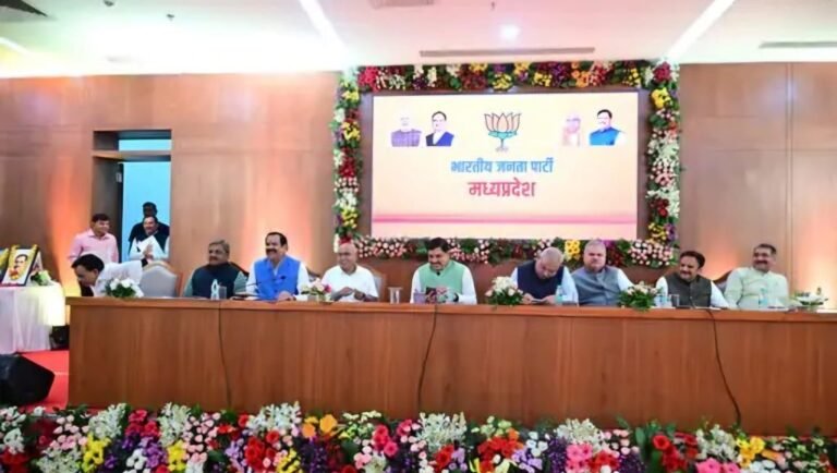 नेता पुत्रों पर एक्शन में प्रदेश अध्यक्ष खंडेलवाल, कहा-ऐसा न हो कि आपका बेटा भाषण देकर आ जाए, परिवार की बजाए पार्टी को बढ़ाएं