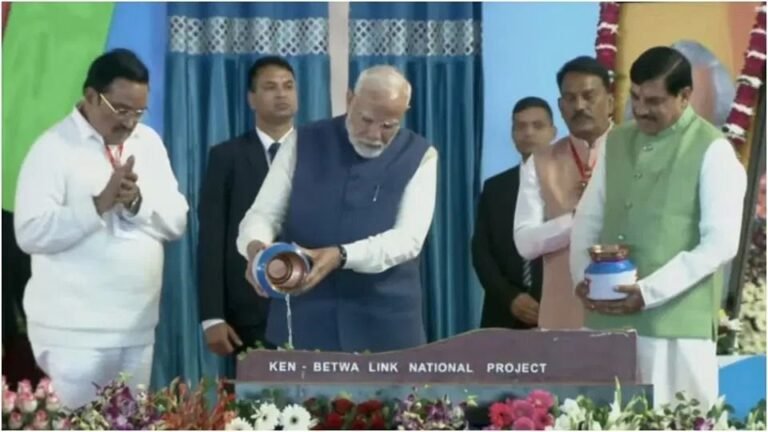 पीएम ने खजुराहो में किया केन-बेतवा लिंक परियोजना का शिलान्यास, बुंदेली में शुरू किया भाषण