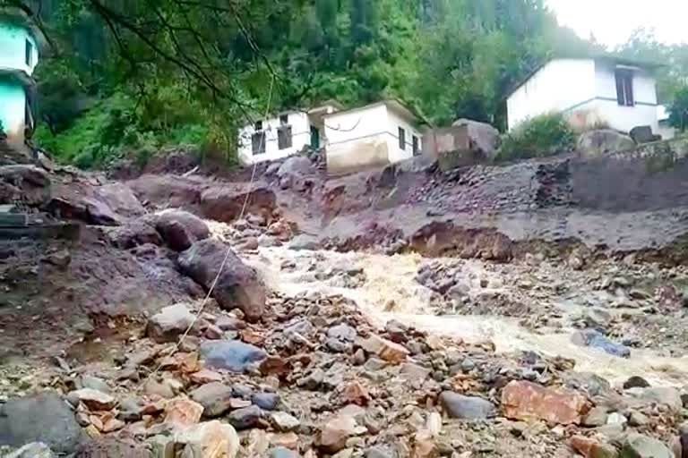 चमोली में बादल फटने से भारी तबाही, छह भवन क्षतिग्रस्त