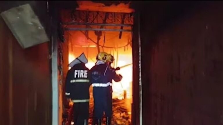 हैदराबाद के चारमीनार के पास इमारत में आग, 17 की मौत, प्रधानमंत्री ने जताया दु:ख, एसी में शॉर्ट सर्किट होने की आशंका