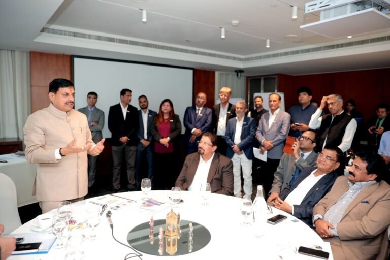 दुबई में सीएम यादव को इंदौरी इंटरनेशनल बिजनेस नेटवर्क ने दिए कई प्रस्ताव, 15 से अधिक उद्यमियों ने दिखाई निवेश में रुचि
